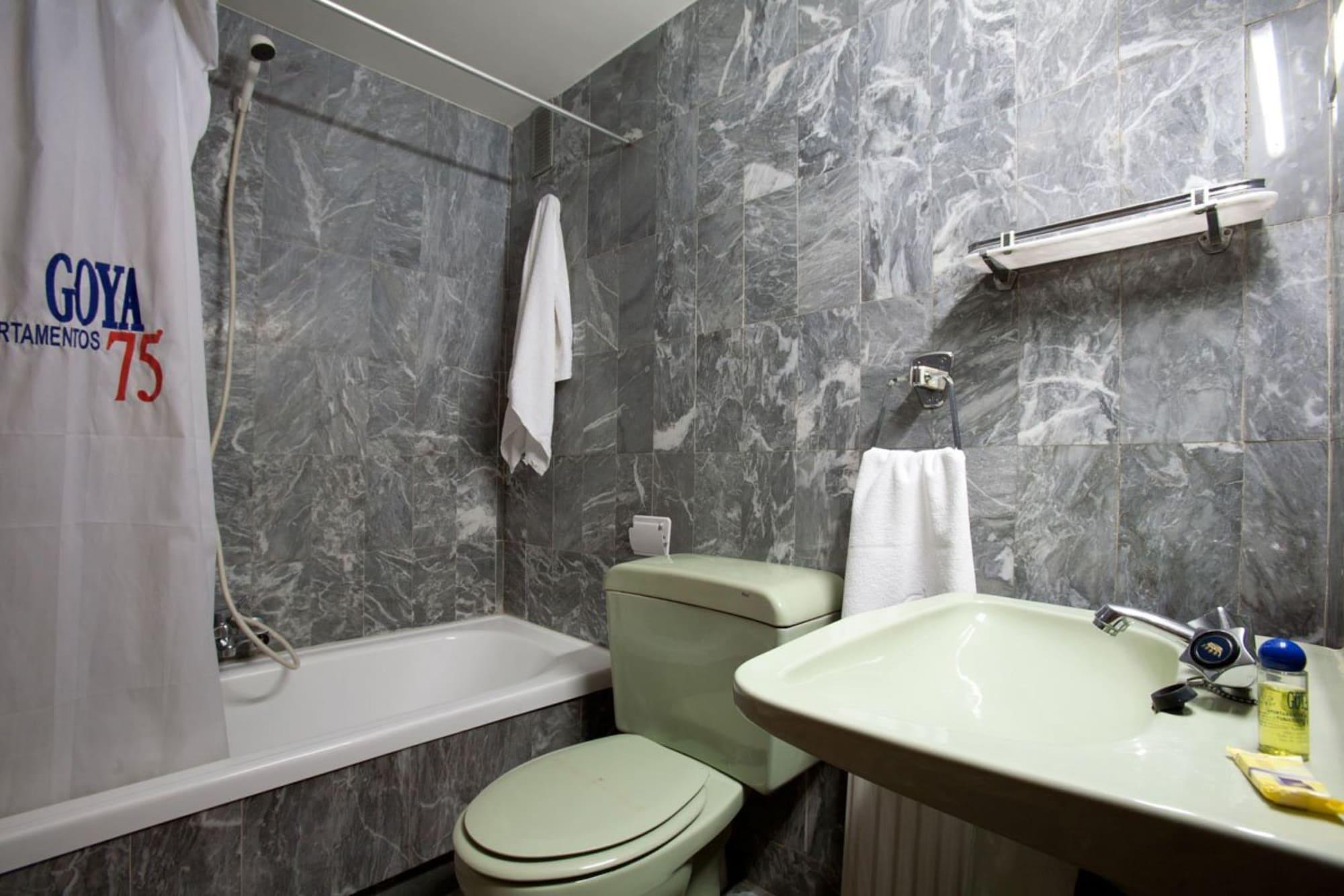 Apartamentos Goya 75 Мадрид Екстериор снимка